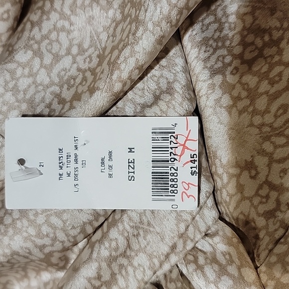 The Westside Floral Wrap Waist Top.  Beige Dark sz MEDIUM - Picture 10 of 10